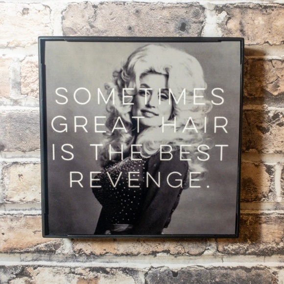 Dolly Parton Decor - Picture 4 of 8